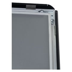 Siyah Renk Reklam ve Menü Panosu Tek Ayaklı Yönlendirme ve Bilgilendirme