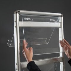 Alınlıklı Alüminyum T Ayaklı Broşürlük&Broşür Standı