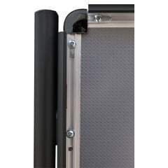 Siyah Alüminyum Ayaklı Poster ve Reklam Panosu – Açılır Kapak (İnfo Pano)